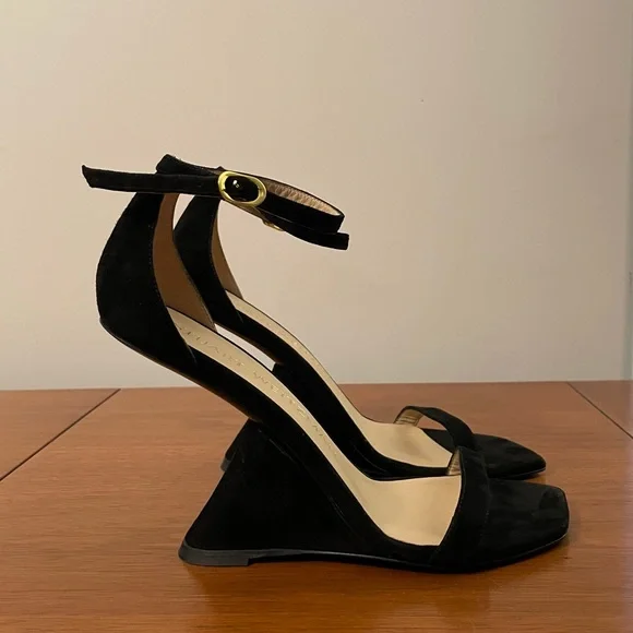 Stuart Weitzman Nudistrebel Sculptural Heel in Black Suede - Size 8 - Picture 7 of 11
